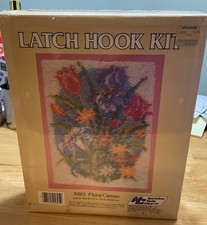 VTG National Yarn Crafts Latch Hook Kit R801 Floral Cameo Sealed