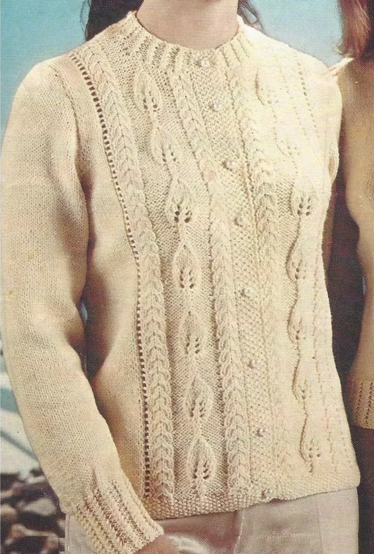 Ladies Twin Set Knitting Pattern Sweater and Cardigan DK 32 42