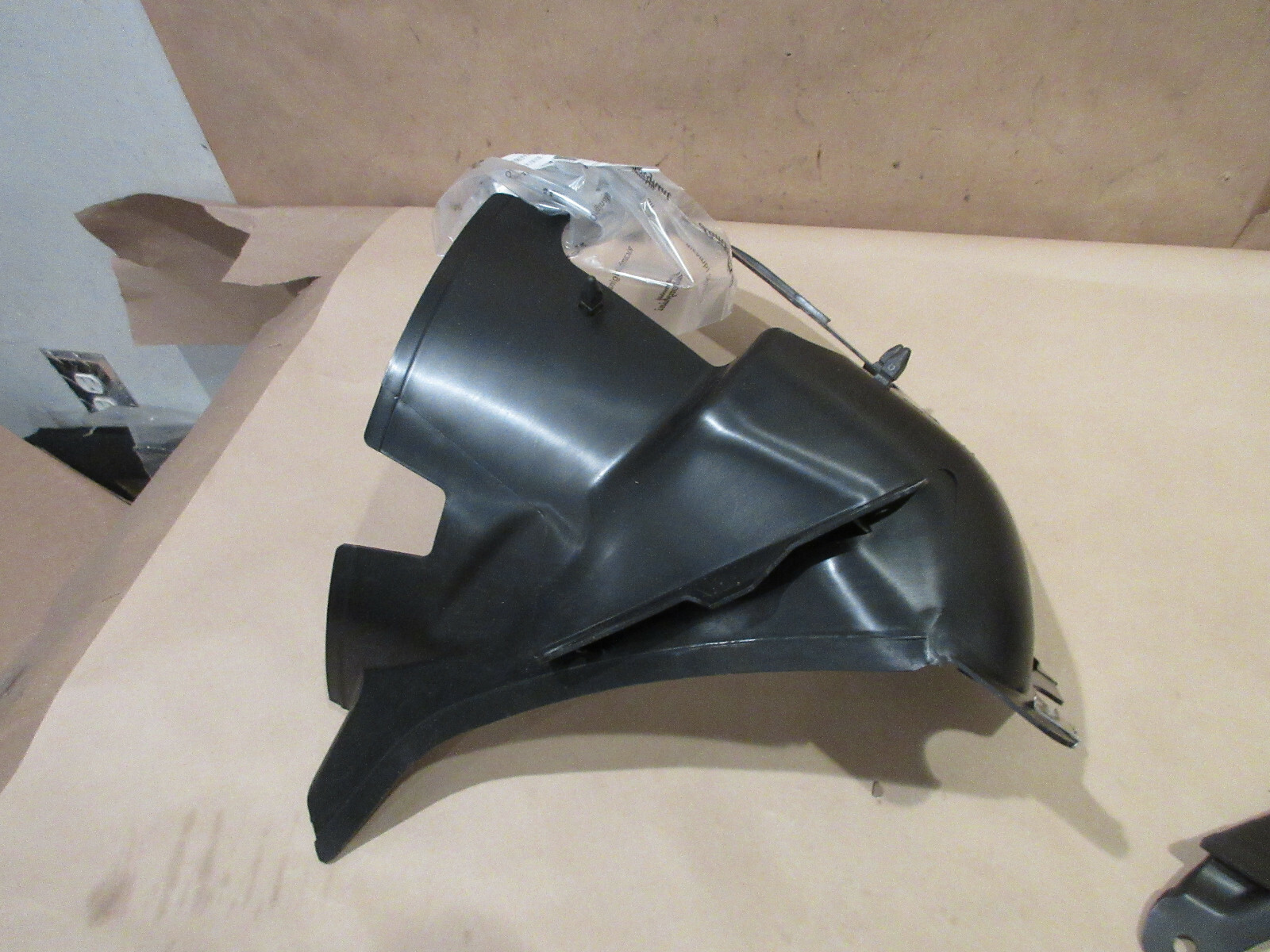  Lamborghini Huracan  LH Air Guide For Radiator Duct  P/N 4T0809963