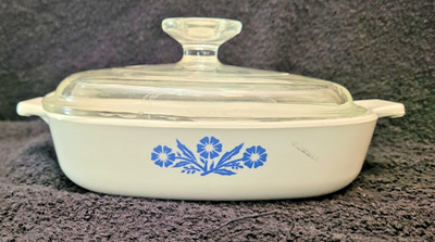 RARE 1958 CORNINGWARE CORNFLOWER EMBOSSED BOTTOM FLAME W/ LID CASSEROLE DISH A-7