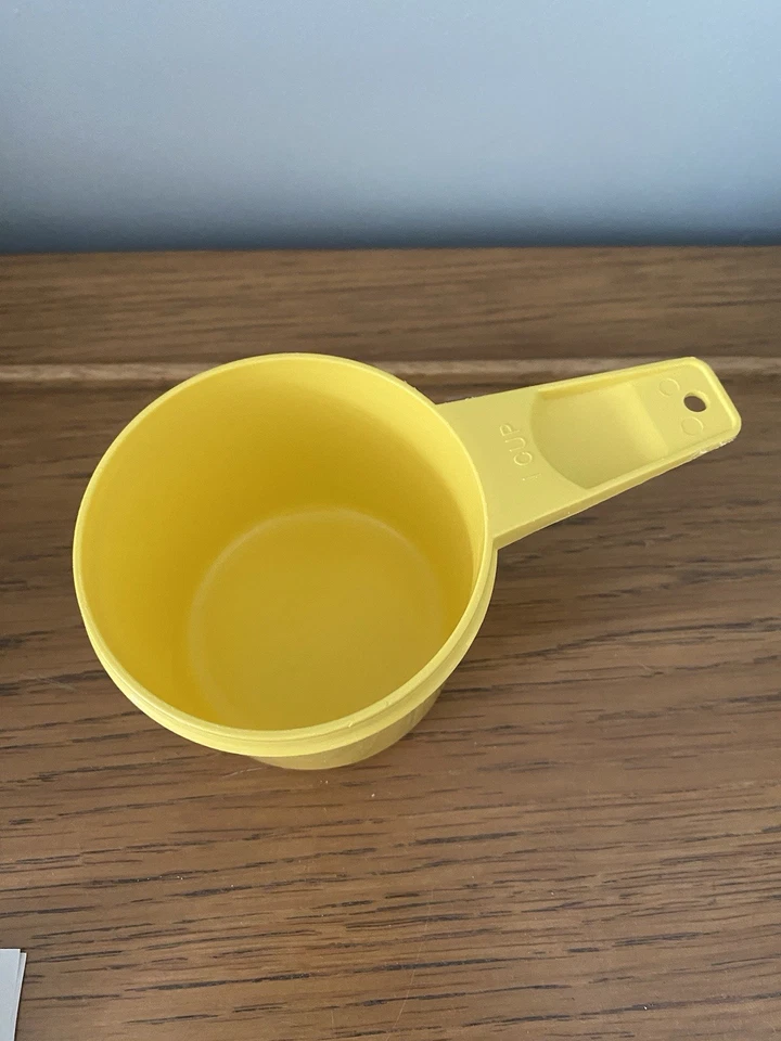 TUPPERWARE 761-6 Yellow Measuring 1 Cup Size Plastic Nesting VGC Replacement - Image 2 of 3