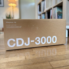 Pioneer DJ CDJ-3000 CDJ-3000 Digital DJ Turntable Touchscreen Black