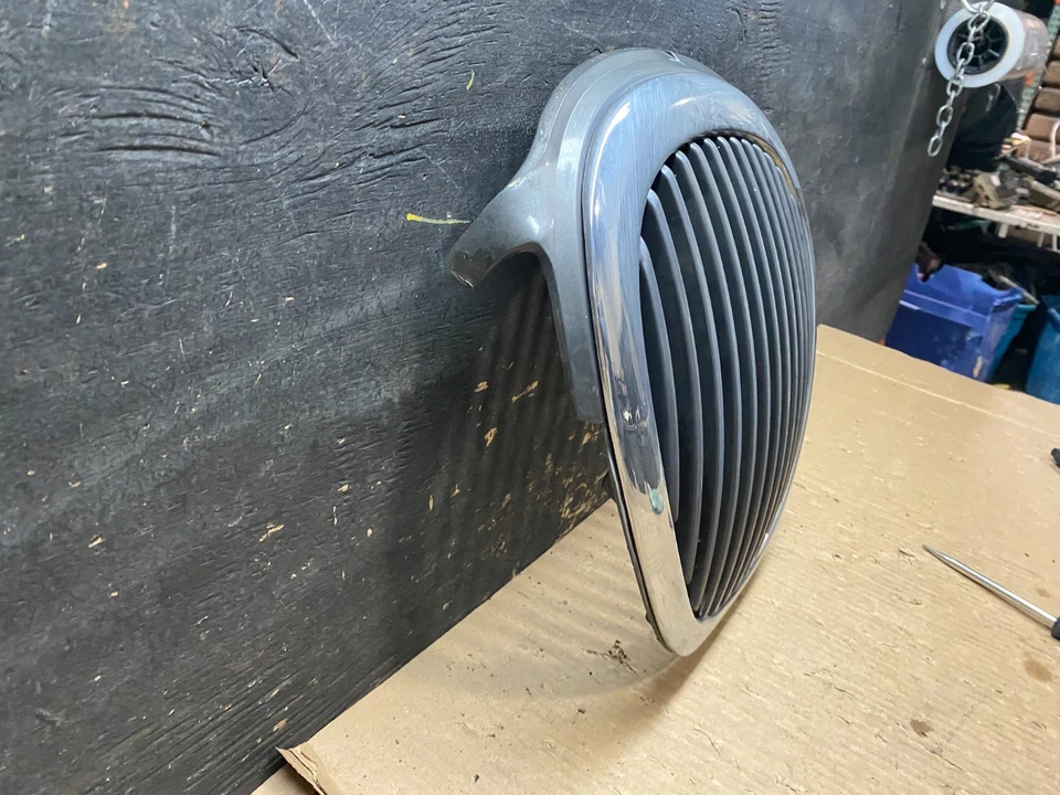 Оригинальная передняя верхняя решетка радиатора для Jaguar S-Type 2000–2002 годов выпуска U0268 DG - Изображение 3 из 4