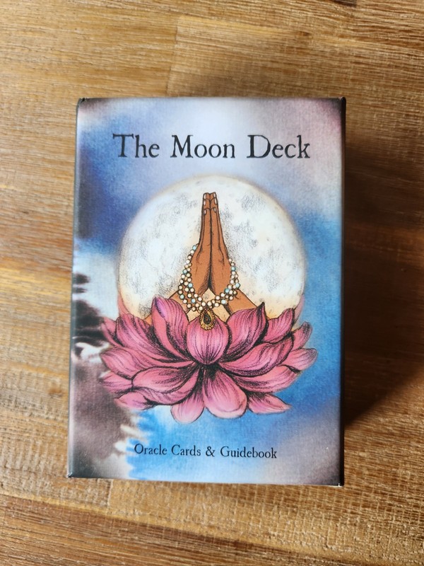The Moon Deck: Oracle Cards & Guidebook Aarona Lea