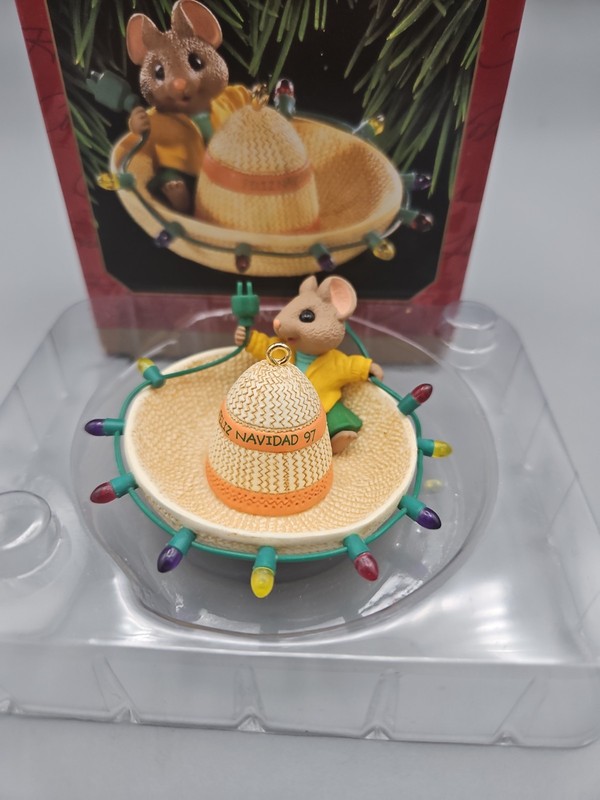 Hallmark Keepsake Ornament Feliz Navidad Mouse Christmas 1997