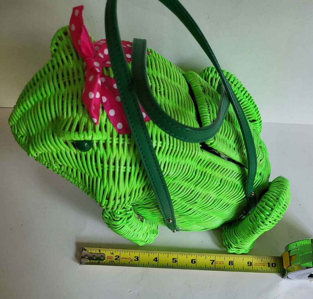Kate Spade Wicker Novelty Bag Hand Painted Big Green Frog w/ Pink polk-a-dot Bow image 8
