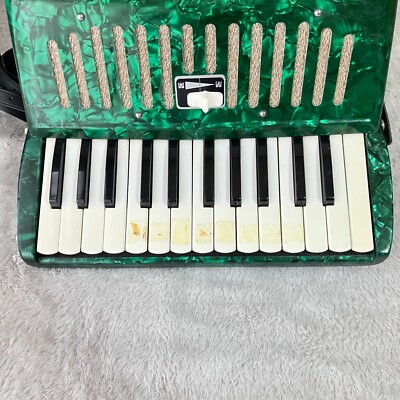 YAMAHA Accordion A-25B Green Keyboard 25 With Case. Made in Japan
