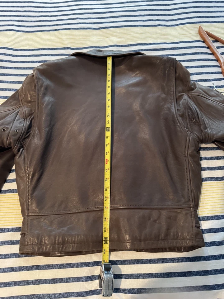 Chaqueta de cuero vintage Armani aviador forrada para hombre. Talla 40 Foto 4 de 4