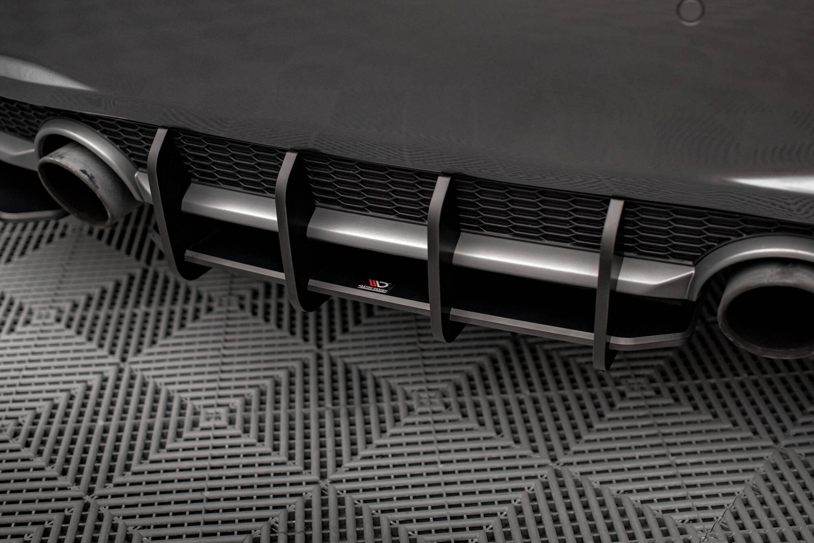 Diffuseur arrière central Maxton Street Pro pour Audi TT S-Line 8S rouge