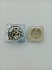 MERTEN ATELIER M1 Schuko-Steckdosen-Einsatz Kontrollleuchte BSF cremeweiß (474)