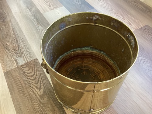 Vintage Hammered Brass Lions Head Planter With Handles AS IS - Picture 4 of 7