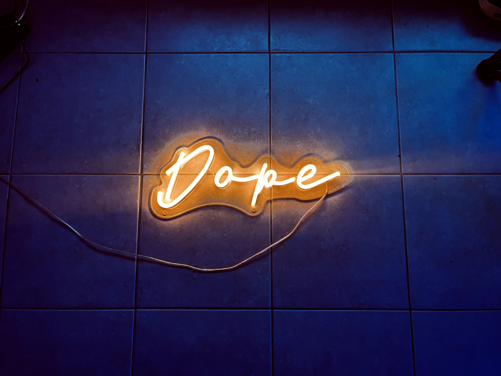 Néon LED orange DOPE 50cm télécommande pour éclairage déco sans surchauffe