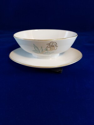 BAVARIA GERMANY, EASTERLING SPENCERIAN ROSE  GRAVY BOAT W/ ATTACHED UNDERPLATE.