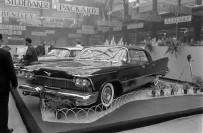 Chrysler Imperial �Le Baron� Motor Show 1957 Car Old Photo 1
