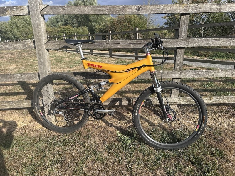 Trek Y33 Mountain Bike, Hope, Mavic, Chris King, Shimano Xt, Pace Forks,