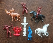 Figurines La Roche aux Fées - 5 Indiens - Chevaux - Elan - Totem - Années 70