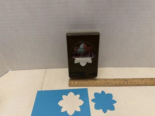 Stampin' Up! Crafting Scrapbook Punch Flat Flower Medallion Large