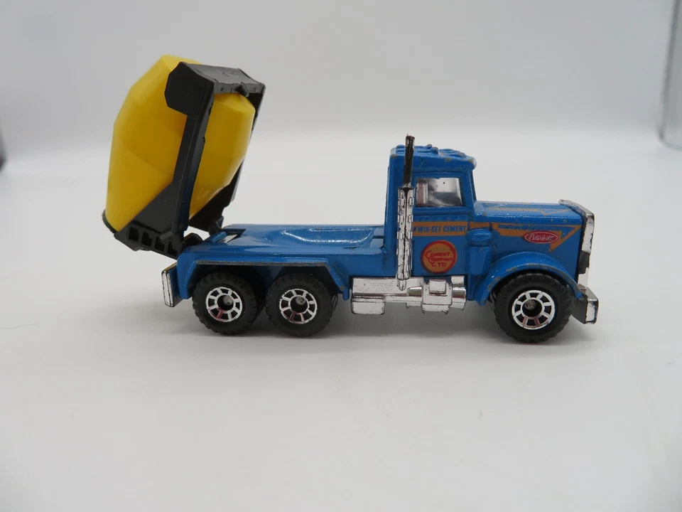 Matchbox Peterbilt 1981 Cement Truck - Image 2 of 4