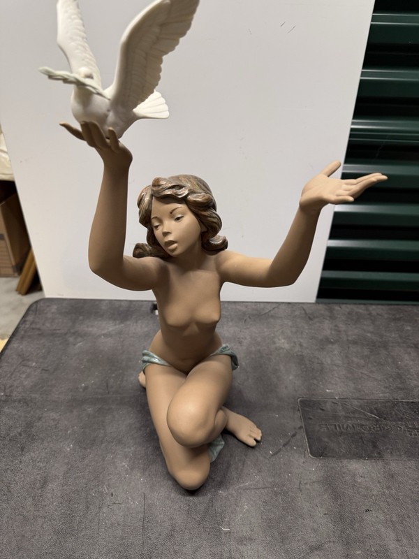 Lladró“Peace Offering”#13559 Nude Woman With Dove Porcelain Figurine–No Base–Box