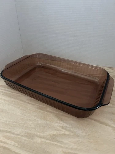 VINTAGE PYREX Amethyst 9 x 13 Baking Dish Purple Glass 233-S