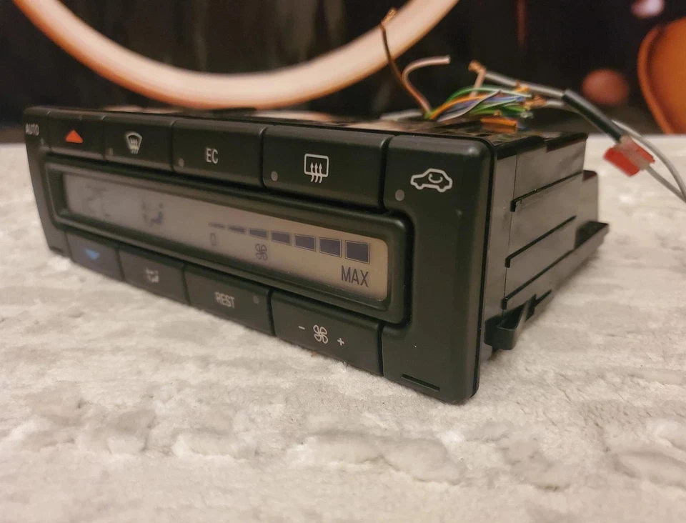 Mercedes W202 (96-02) Heater A/C Climate Control 2028301185 - Image 2 of 4