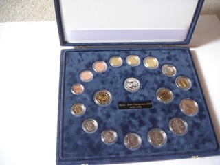 KMS Malta ( alte und neue Währung Silbermedaille ) in Box "Change over"