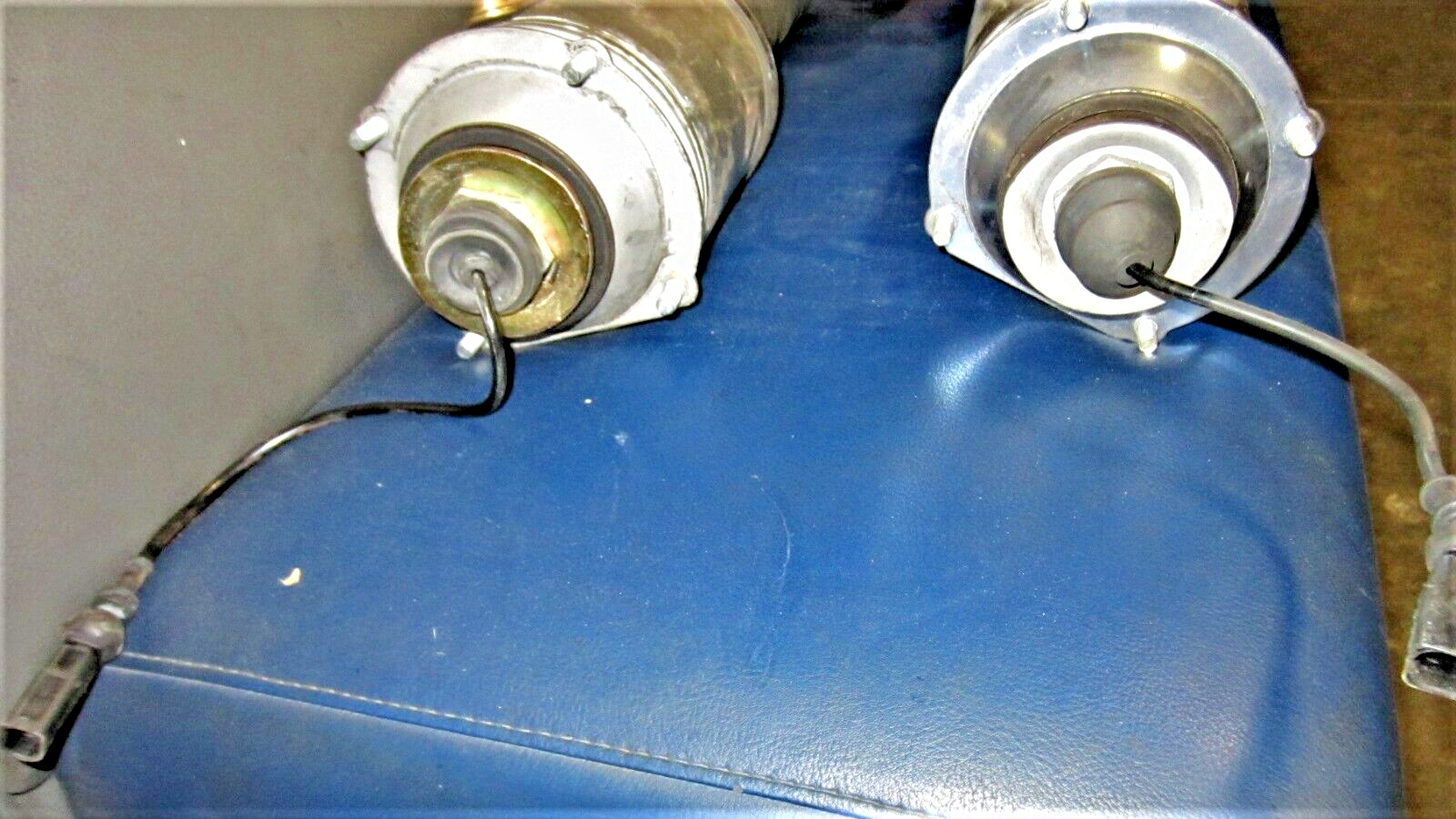 03 - 12 Bentley Continental VW Phaeton Pair Front Airmatic Air Bag Strut USED