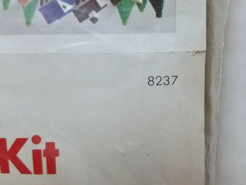 Needlepoint Post Office & Church Town Kit CM Columbia-Minerva 8237 - Picture 5 of 10