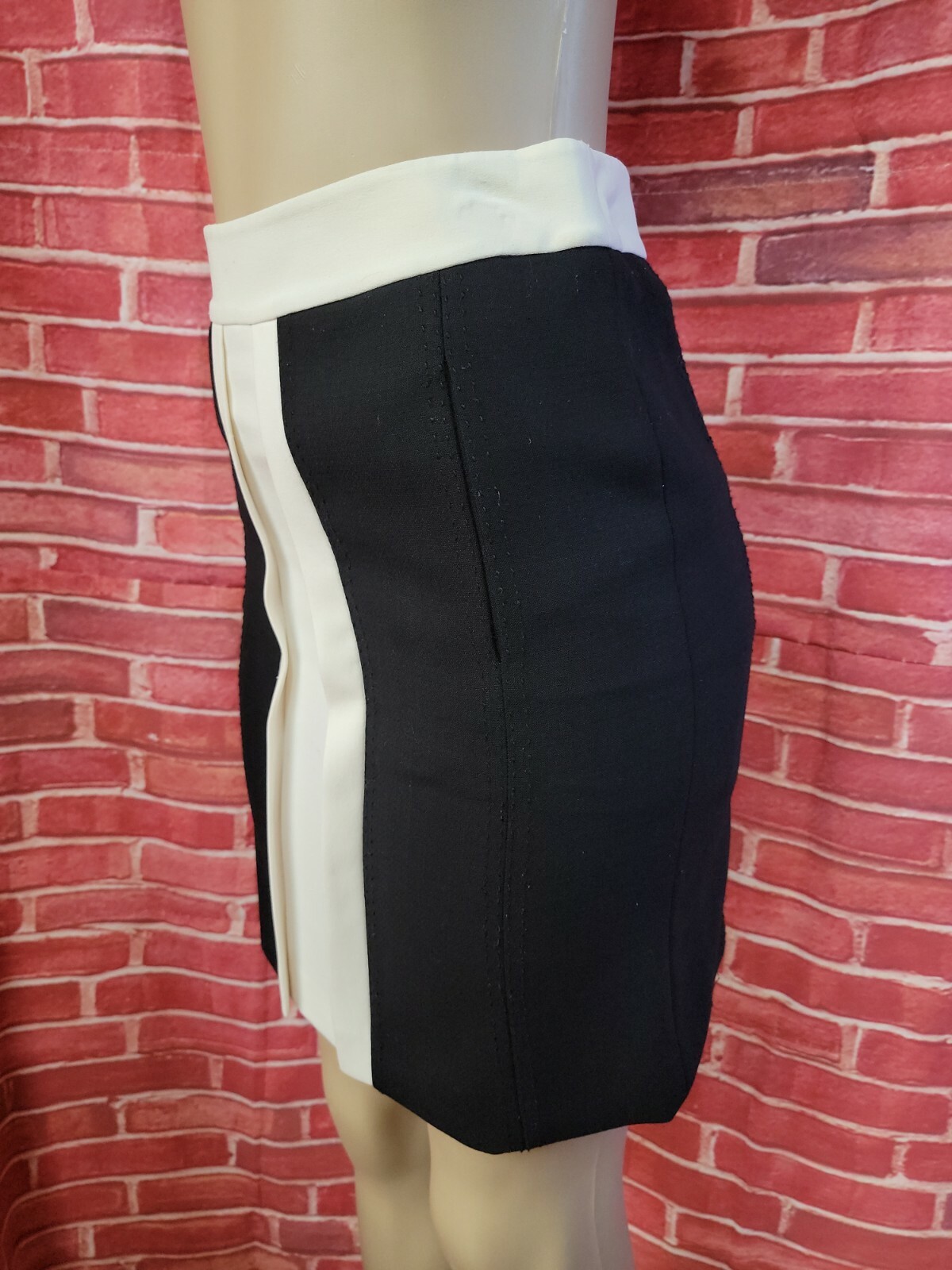 Tory Burch Cream Black Mini Skirt Womens Size 2 #C2 thumbnail 4