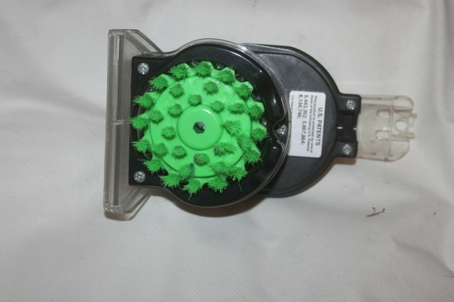 roomba debris extractor