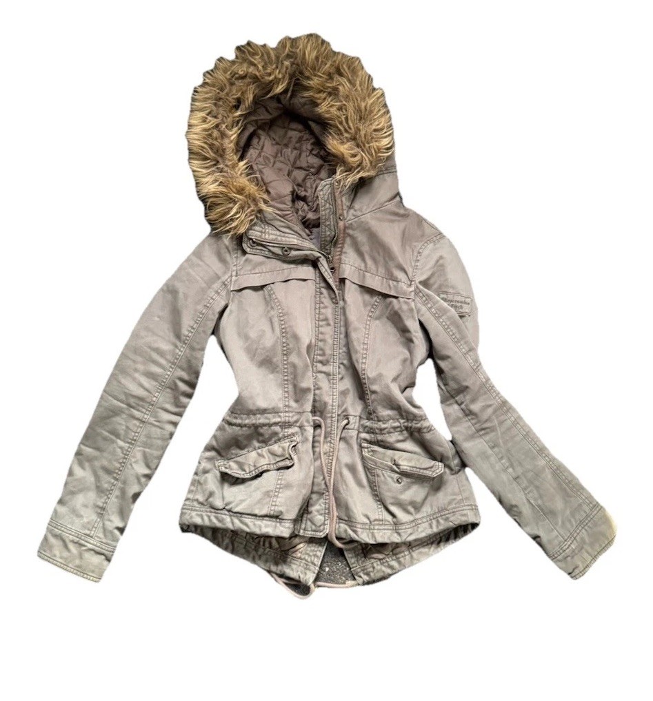 Abercrombie & Fitch Military Y2K Cropped Fur Hoodie Jacket  Women’s L