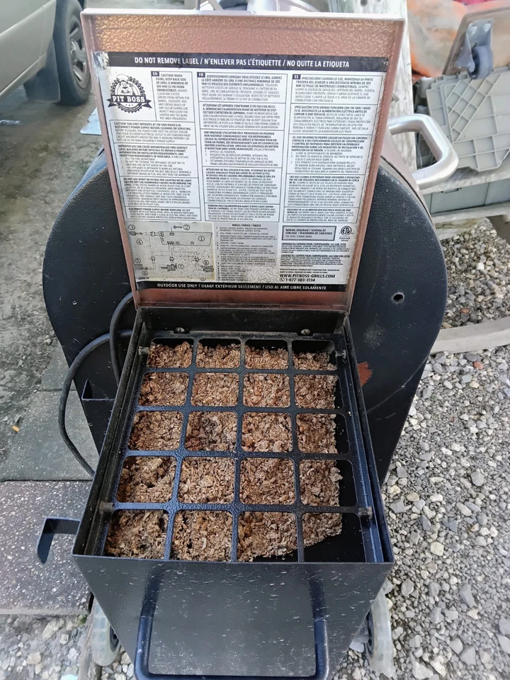 Electric Smoker Grill - Image 3 of 4