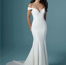 Maggie Sottero White fit and flare Off-ShoulderWedding Gown New Size 12