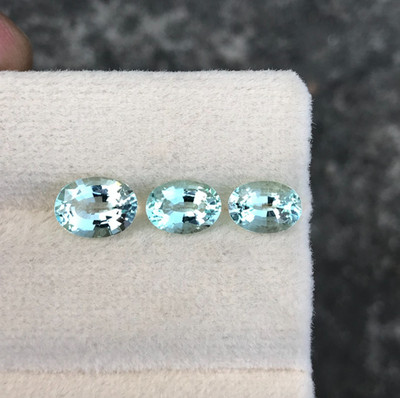 Fabulous loupe clean emerald oval cut amazing good color 3 pieces 2.75 carat