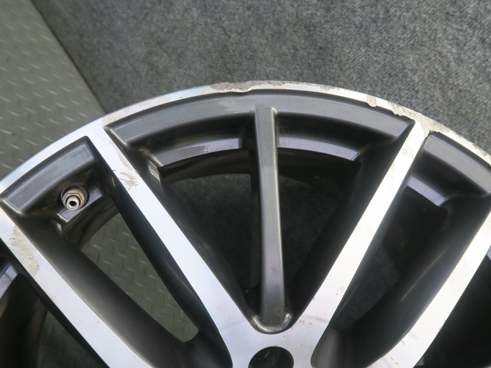 Maserati Ghibli 2014-2020 Rear Wheel P/N 670016855