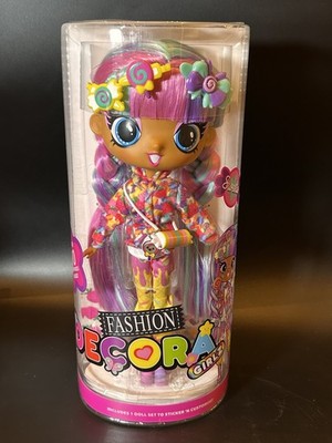 DECORA GIRLZ ''SWEETIE'' 11'' Zoll MODEPUPPE - Sammlerstück Spielzeug von John Adams