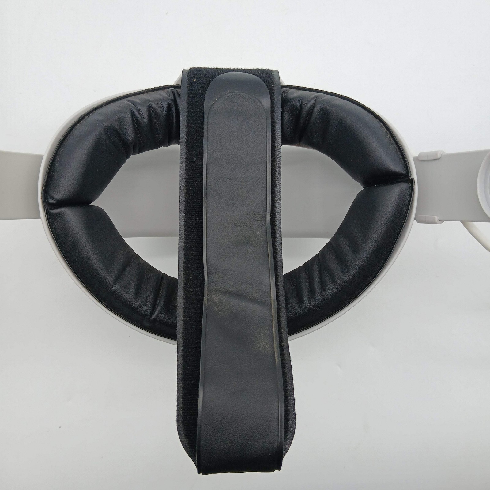 Meta Quest 3S 128GB Standalone All-in-One VR Headset P97