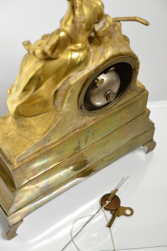 Italian Girl with Mandolin French Gilt Bronze Figural Clock 19th century - Bild 7 von 7