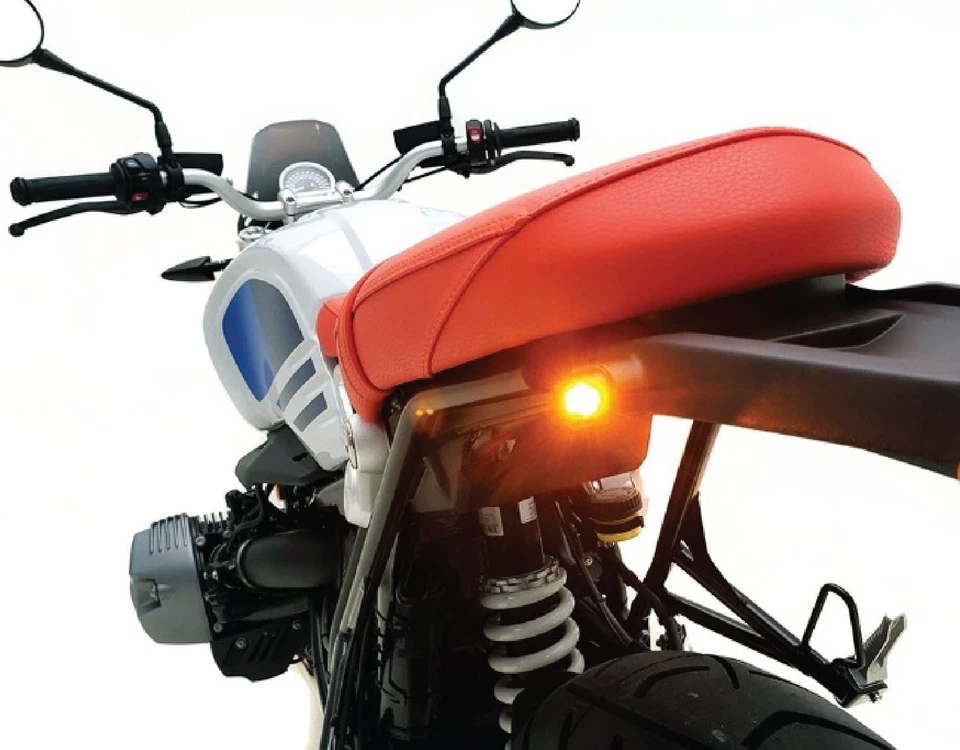 Vainas de señal de giro indicadoras Denali negras KTM 390 Duke 2013 - 2022 Foto 3 de 3