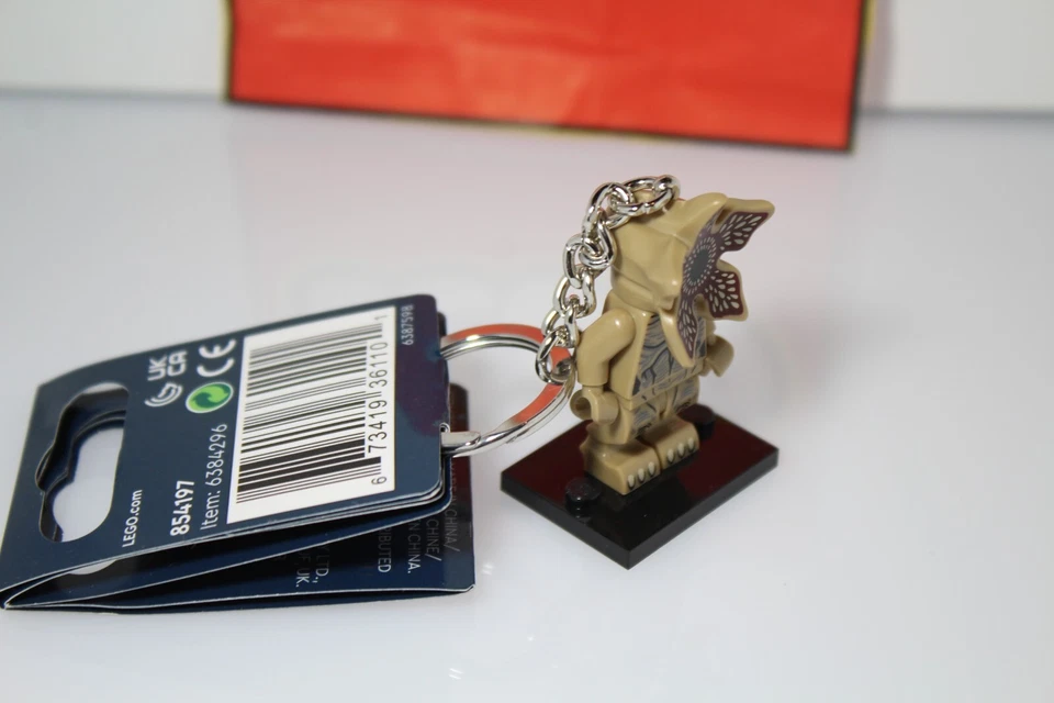Lego Stranger Things Demogorgon Minifigure Keychain 854197 - Image 2 of 2