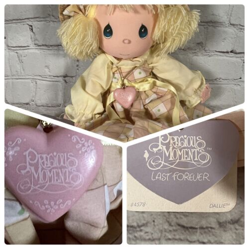 1985 Precious Moments Last Forever Applause Dallie Doll 14" w/Heart Locket #4578 - Afbeelding 1 van 8