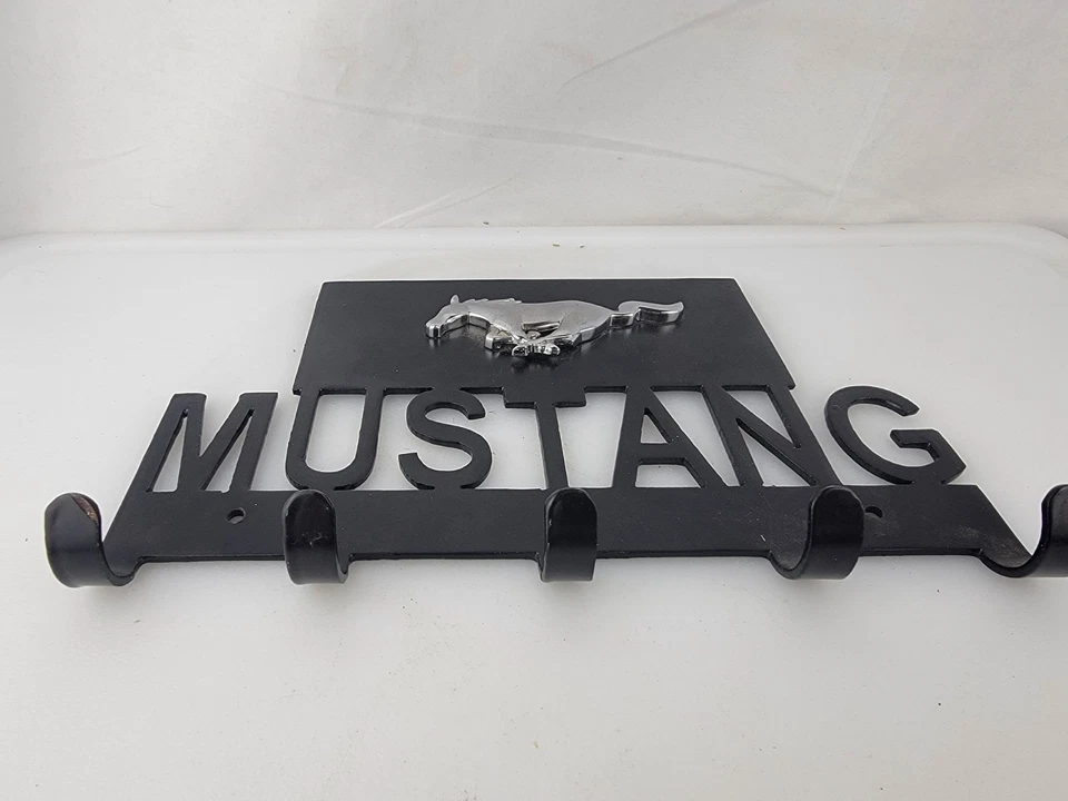 Porta llaves Ford Mustang embl todo metal ~ 5 ganchos montaje en pared negro mate Foto 3 de 4