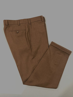 Hiltl ''Mark Shale'' Flat Front Wool Trousers in Dark Brown Size 33