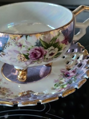 Vintage Tasse und Untertasse mit Fuß Pastellfarben