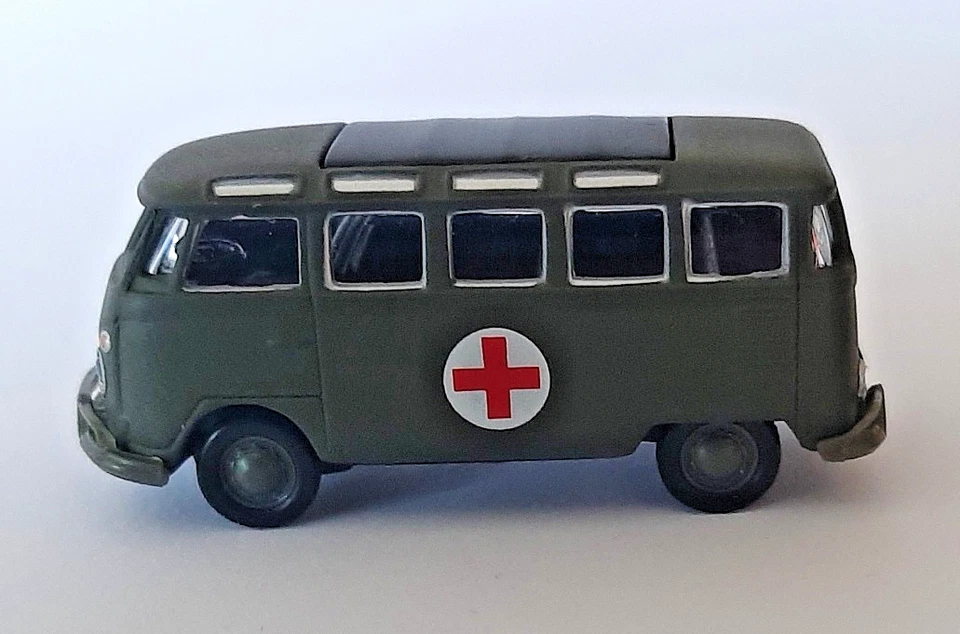 Schuco 21895 Edition 1:87 - VW T1 bus Samba militar - Cruz roja - 1:87 - OVP - Imagen 2 de 3