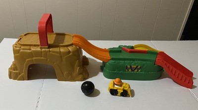 Fisher Price Little People Wheelies Play and Go Construction Site playset