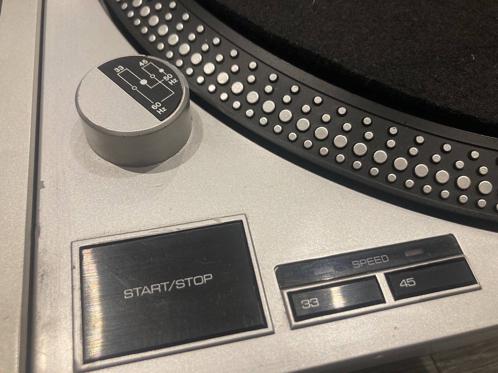 2 X NUMARK TT 1510 TURNTABLES ( PAIR ) 12" VINYL RECORD TURNTABLE