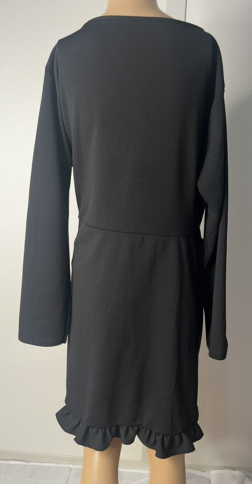 Womens plus size black long sleeve cocktail dress size 18 pretty little