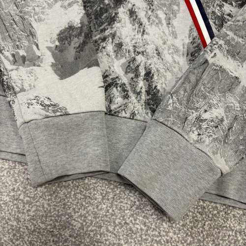 Moncler Mountain Sweatshirt grau Größe Medium fällt klein aus 100 % authentisch - Bild 7 von 13