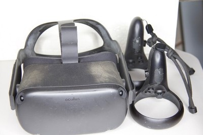 Meta Oculus Quest 1 VR Headset 128GB Black w/ Controllers
